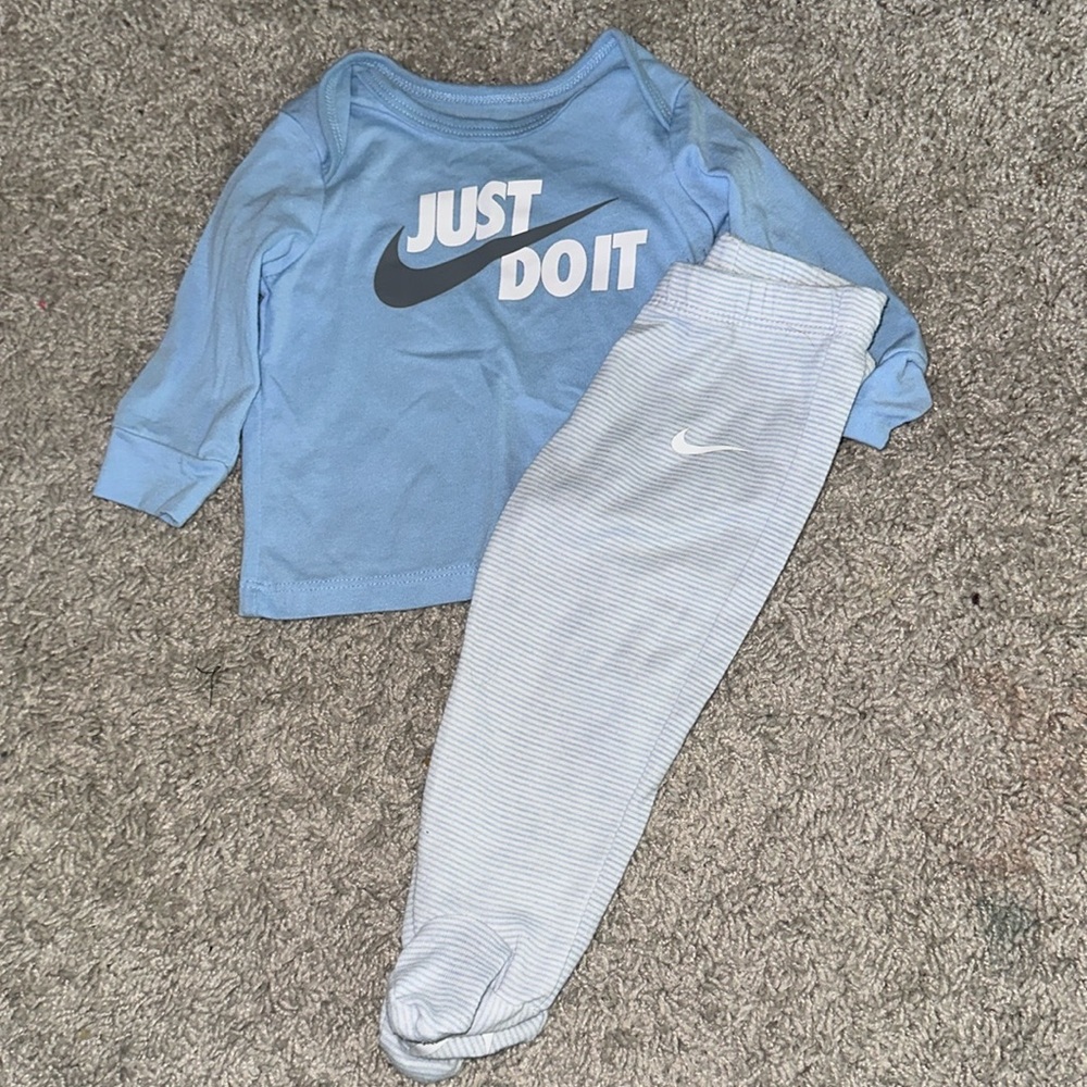 Nike set 6 months